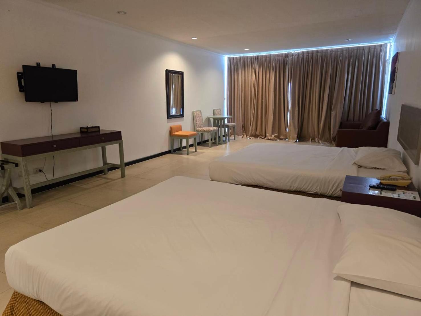 Hotel Tropicana Pattaja Kültér fotó