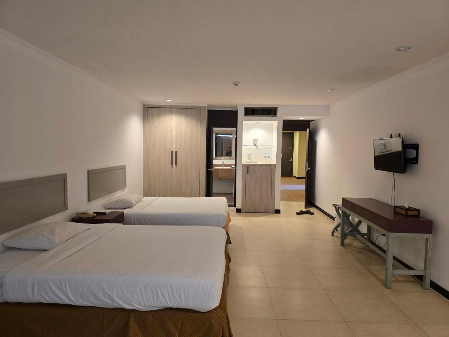 Hotel Tropicana Pattaja Kültér fotó