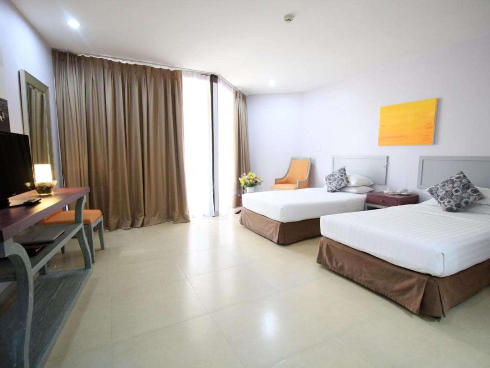 Hotel Tropicana Pattaja Kültér fotó